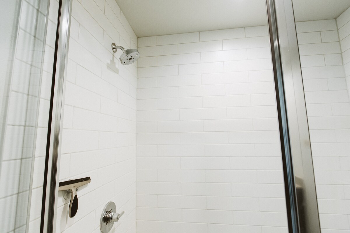 East Side Gem w/ pool – Walk to E 6th, Mins to DT