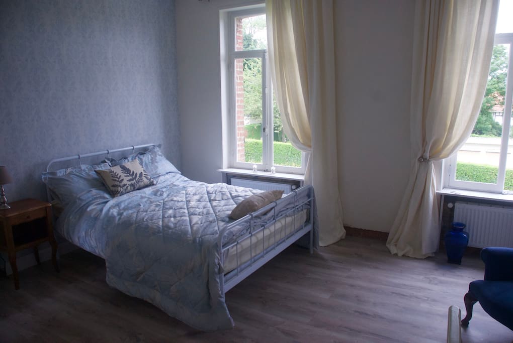 Large guest room