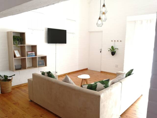 Bright Beach Cottage gallery image 5