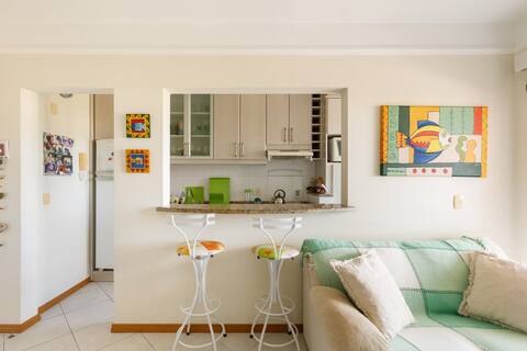 Successful Airbnb property: Comfortable apartment at Open Shopping in Jurere Oeste