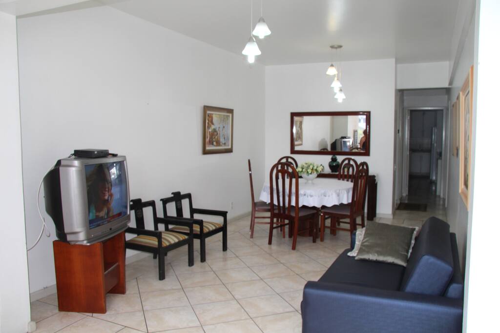 Sala de Jantar e estar.