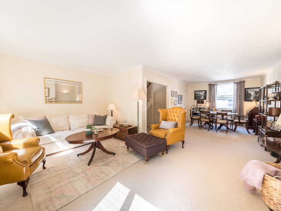 Spacious and cosy for nice evening