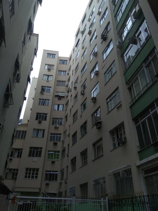 Vista da entrada do prédio