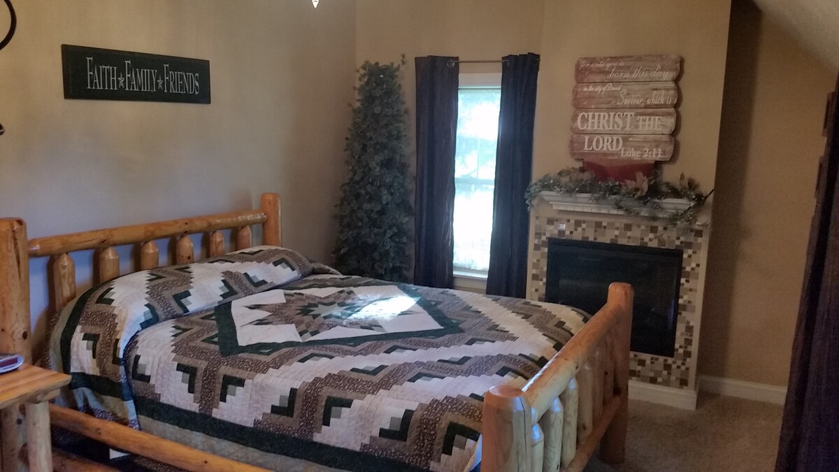 Მეორე სართულის საძინებელი ცალკე სააბაზანოთი