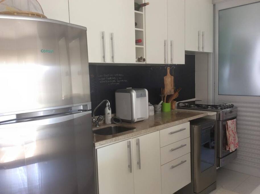 Cozinha americana e equipada
