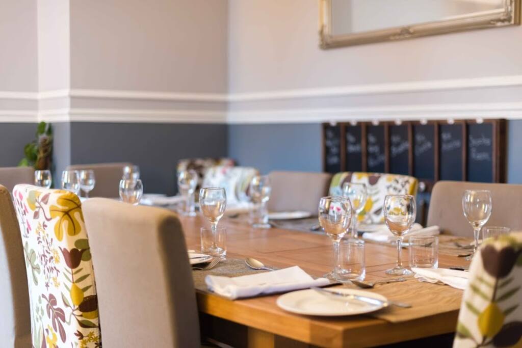Extendable Dining Table to seat 19
