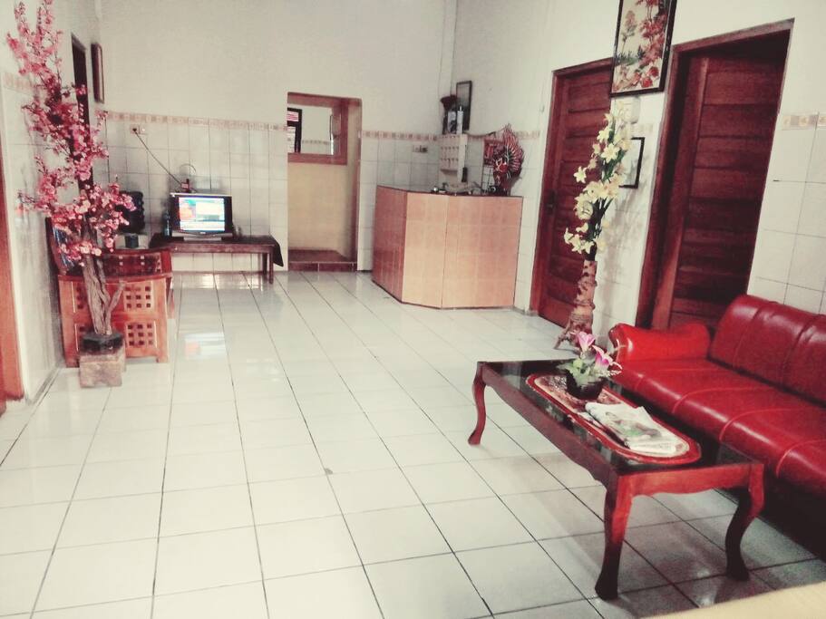 Receptionist & Lobby