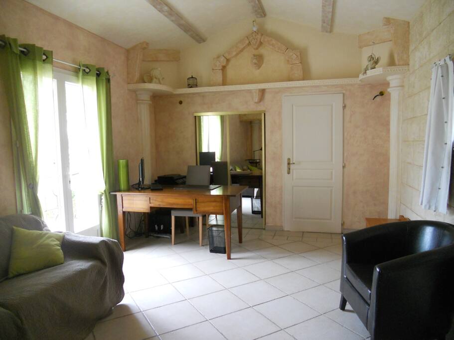 Bureau et Placard Mural