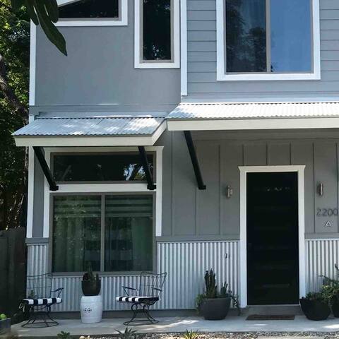 2/1.5 a mile from Downtown! gallery image 2