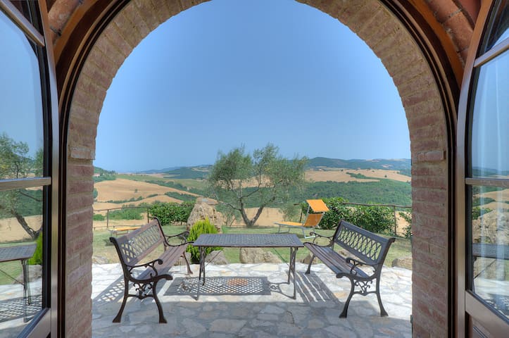 Apartment in Farmhouse with pool and view Volterra