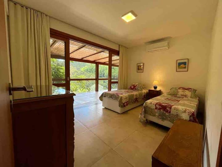 საძინებელი 3