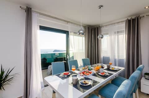 Seaview Balcony Deluxe Suite with free parking