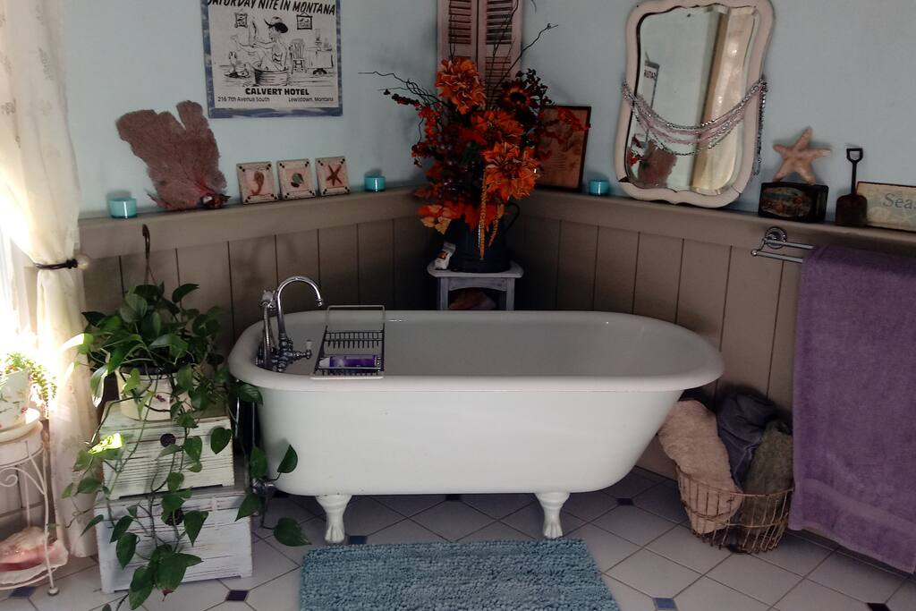 Downstairs Bathroom: also has a shower (not shown)