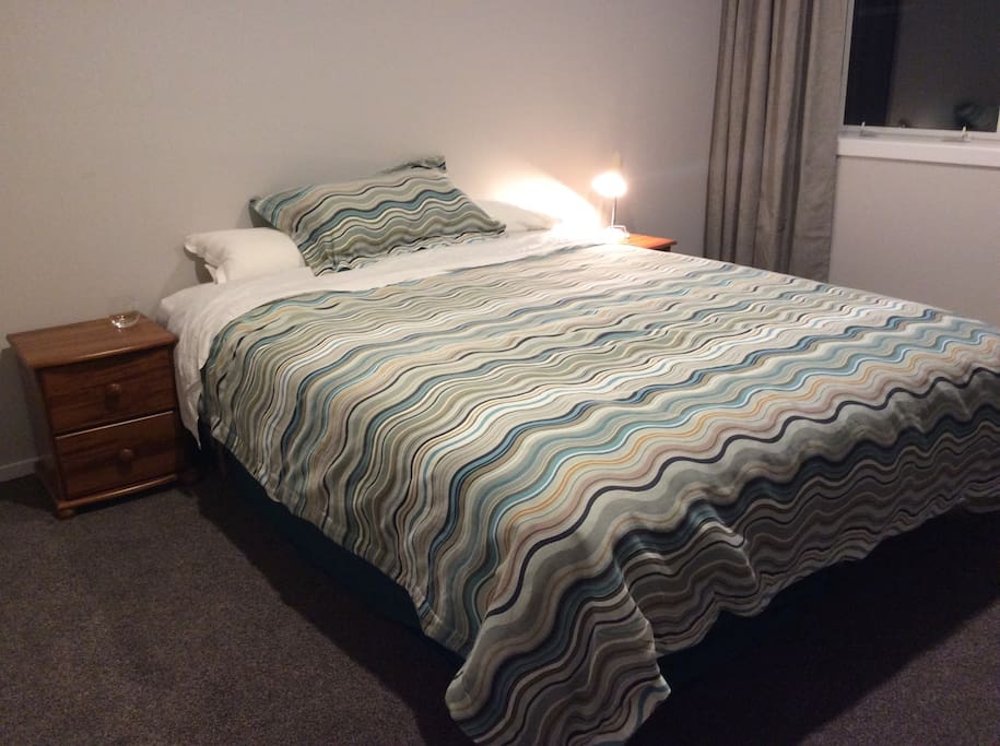 Guest bedroom