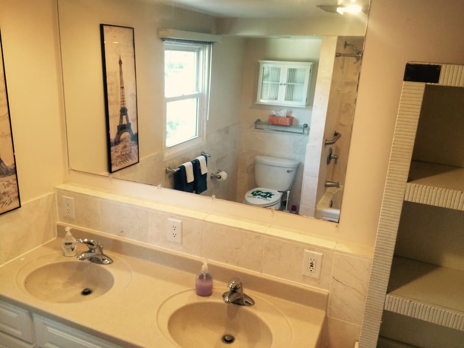 Upstairs shared full bathroom