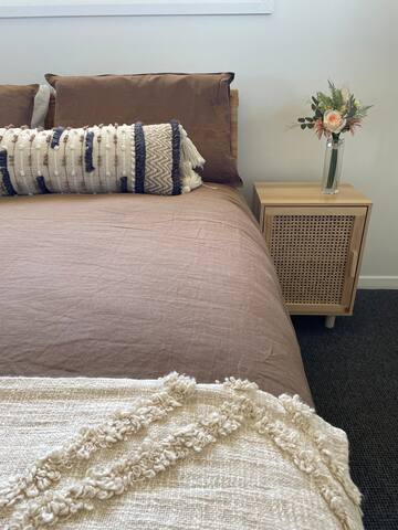 Spacious Retreat House ~Indoor Heated Mineral Pool gallery image 3