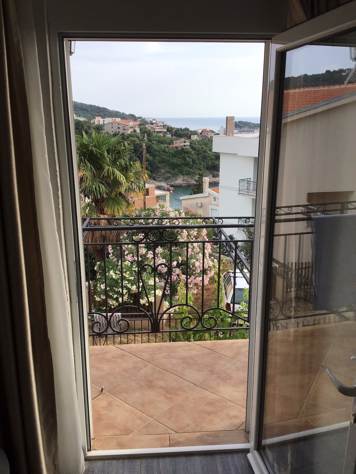 נוף מחדר השינה