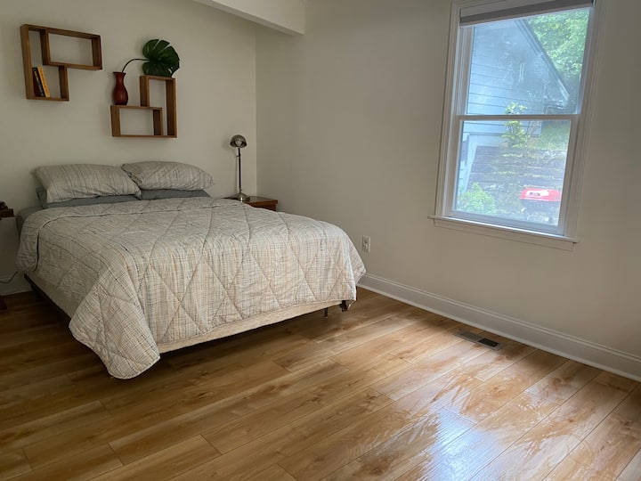 Queen bed