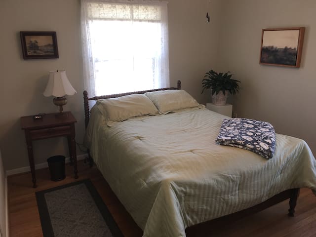 Wood’s Edge Retreat