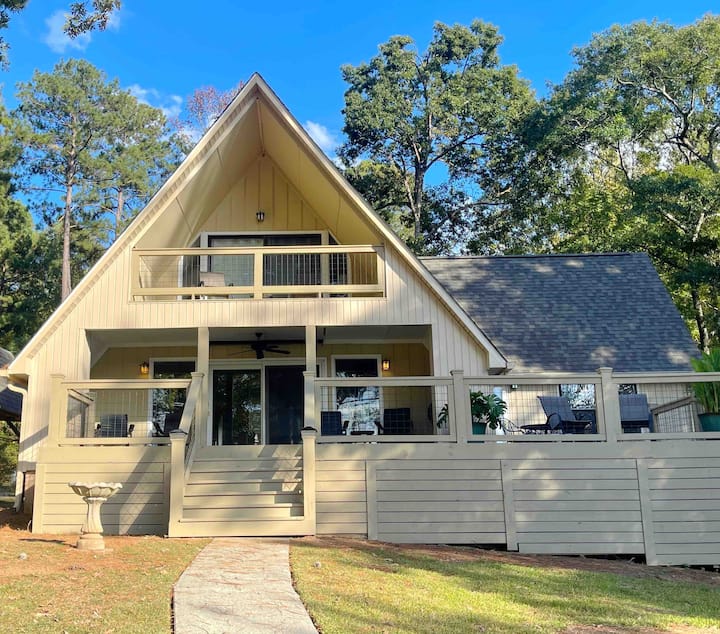 Wake n' Lake Houses for Rent in Milledgeville, United States