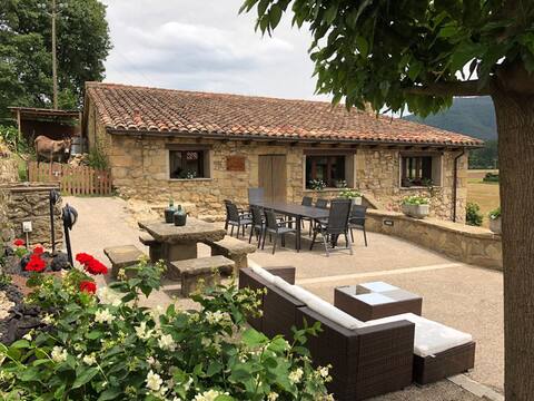 Mas Collell, cottage with swimming pool (La Garrotxa)