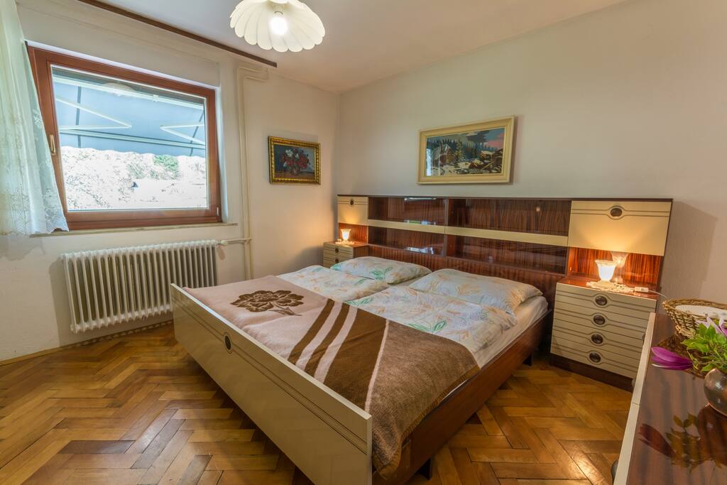 bedroom with double bed