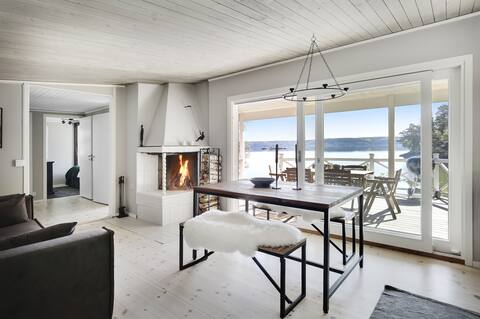 Dreamy House w. Private Dock by Sea