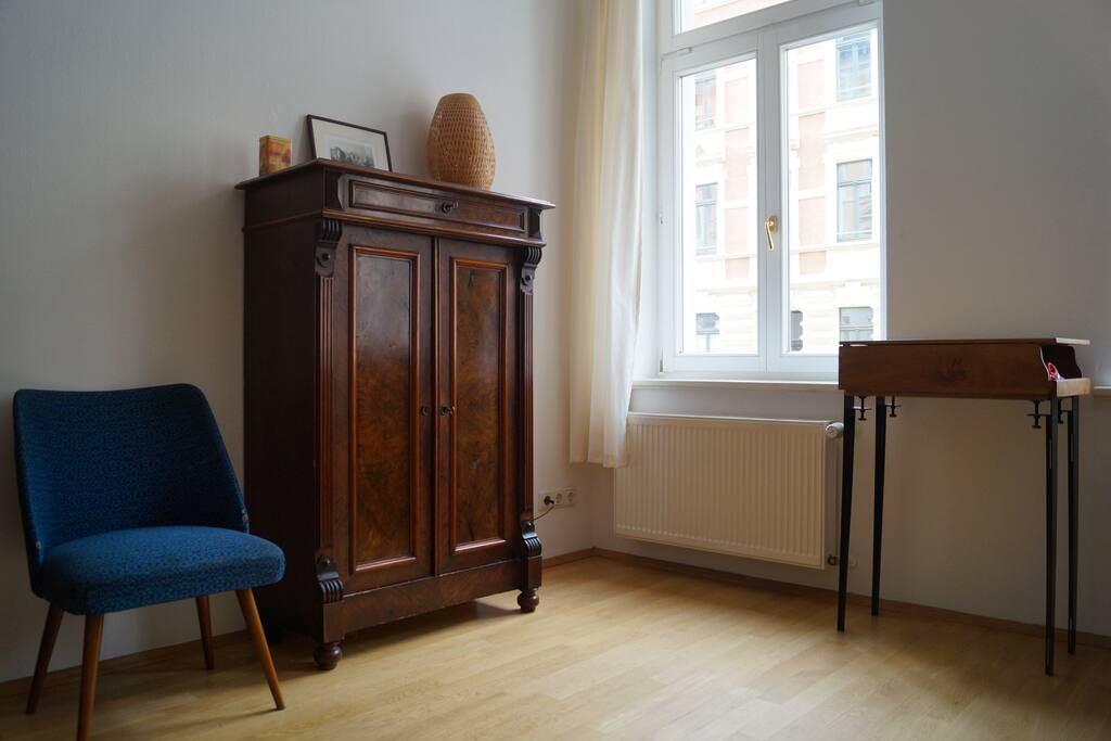 erstes zimmer (2)
