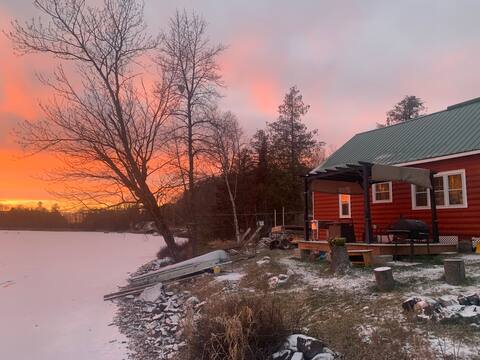Little Red cabin on the lake