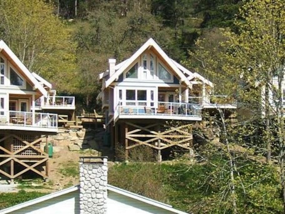 Currents at Otter Bay, Pender Island Cottage Cabins for Rent in