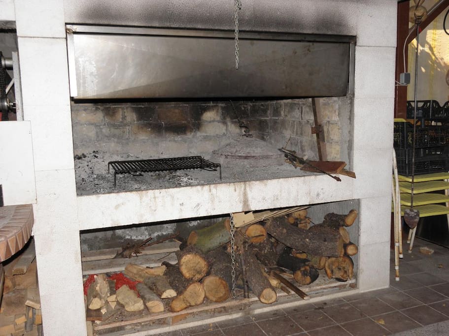 grill (house and surroundings)