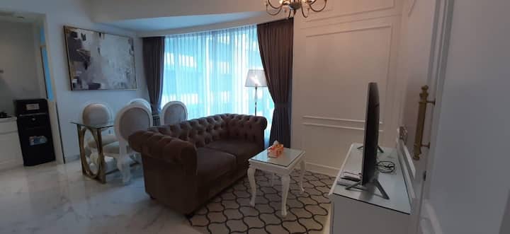 Modern Classic 2br Suite Grand Kamala Lagoon Apt - Bekasi