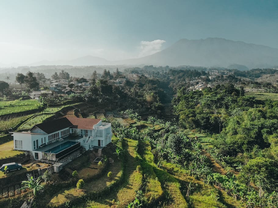 Villa Akira Mountain View Getaway 借りられるヴィラ Megamendung Jawa Barat インドネシア