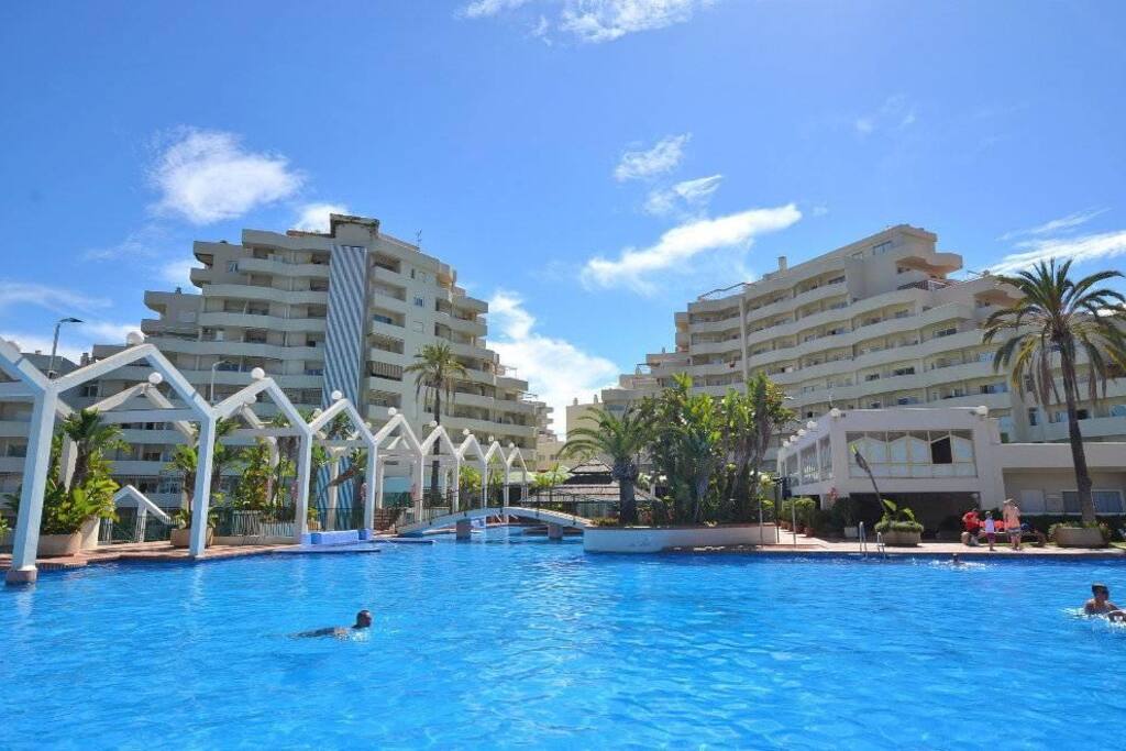 PISCINAS