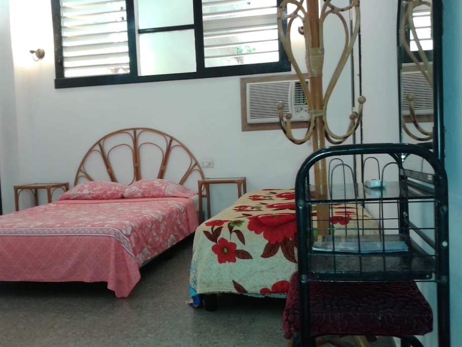 habitación ventilada con buena iluminación
.