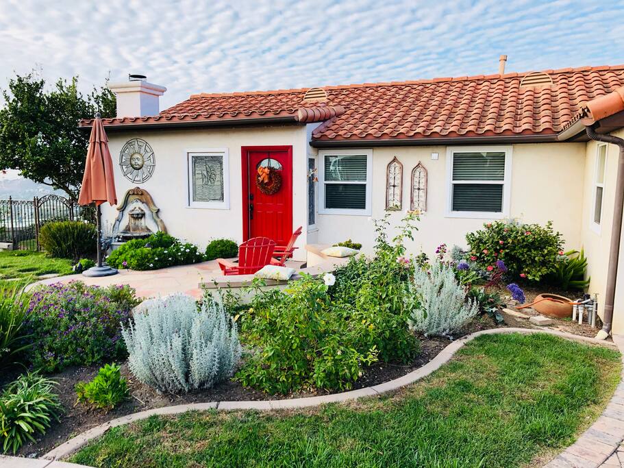 Luxury Hillside Casita With Breathtaking Views Cottages for Rent in