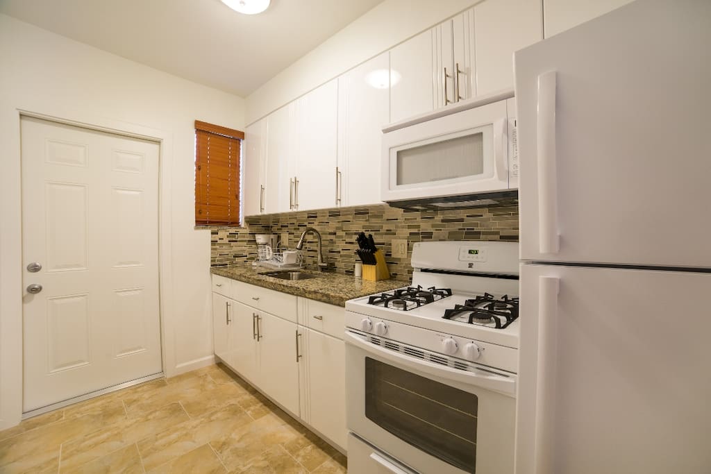 Kitchen has all you need to prepare, cook & serve all the meals you want.