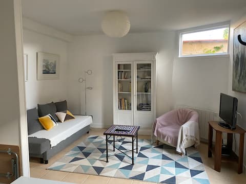 Successful Airbnb property: Charming little house with garden. in Fécamp