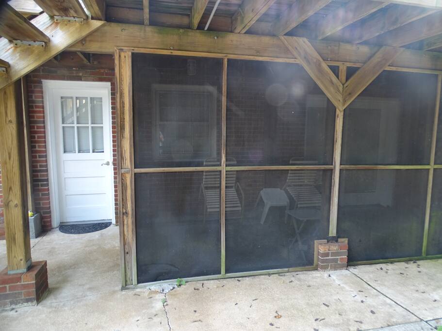 PRIVATE Entrance and Screen Room