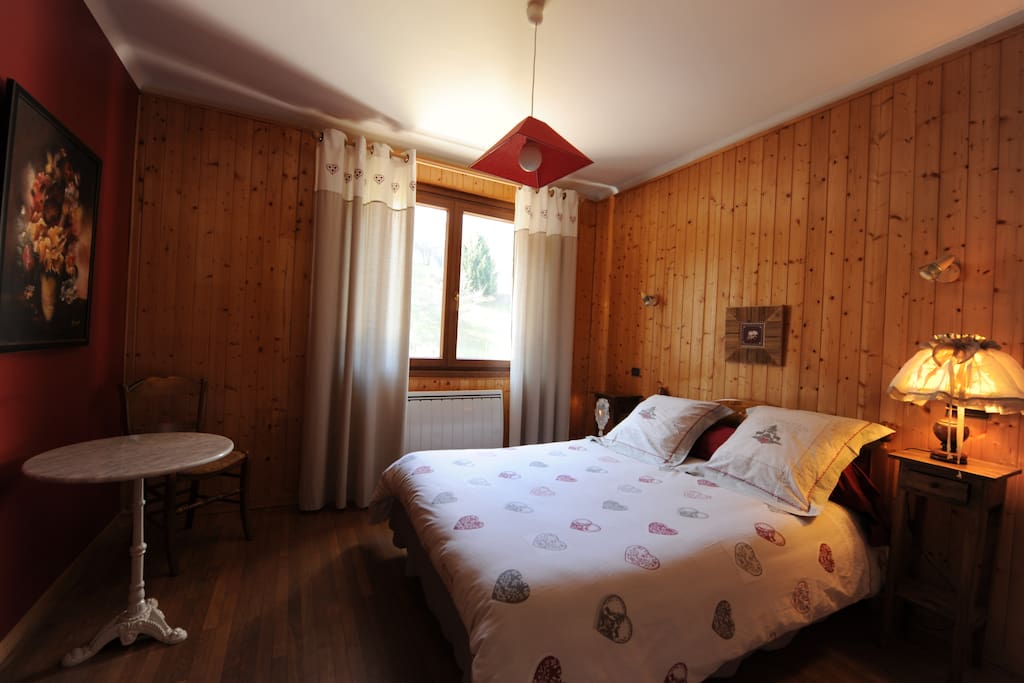 la chambre avec lit 140