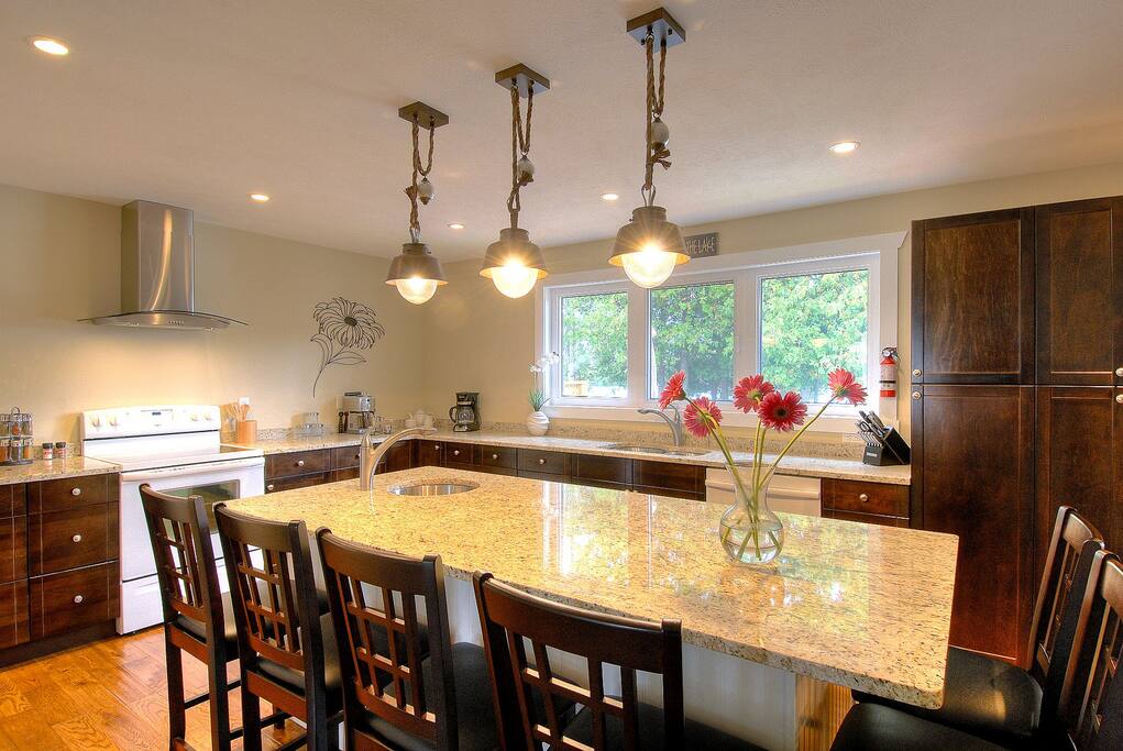 A Well Equipped "Cooks" Kitchen