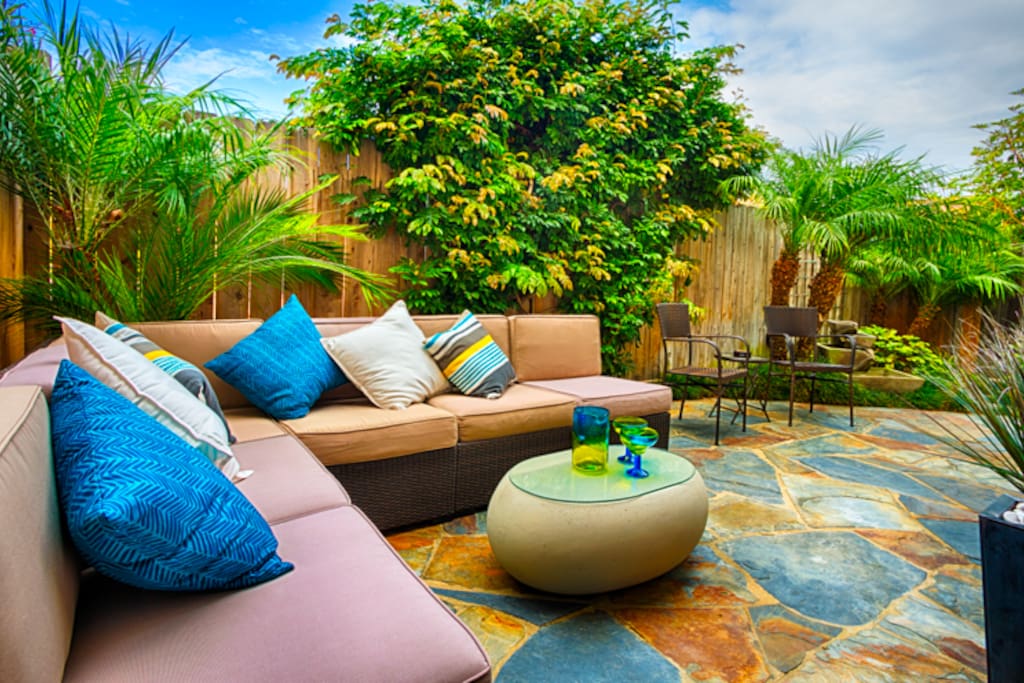 Tropical feeling outdoor area for guests to relax.