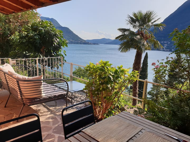 The Little House,Lake View, private garden&parking
