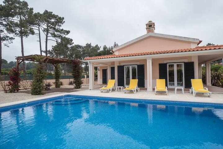 Amazing spacious home, 5 BR, near beach and golf gallery image 3