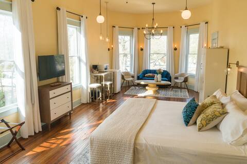 Parlor King Suite