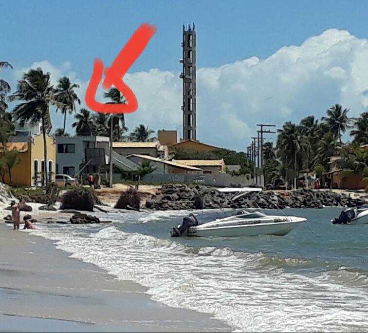 Localização: sobrado ao lado da igreja da Praia do Saco