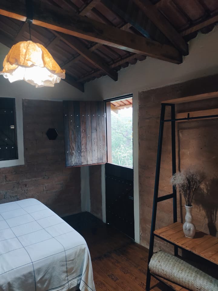 Mezzanino/camera con letto queen-size e ara.