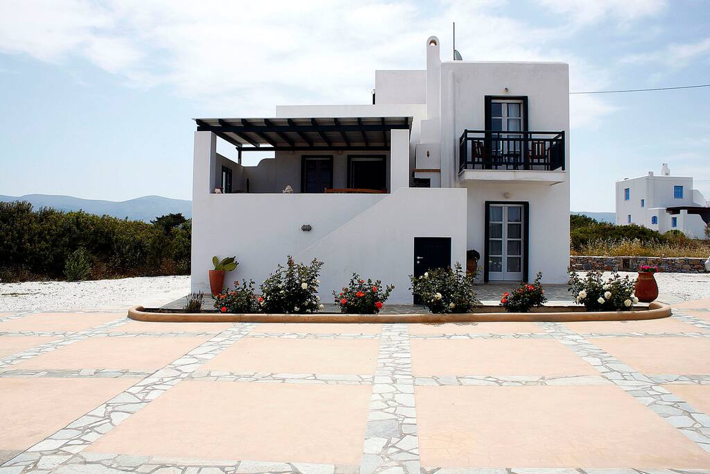 Villa Lola