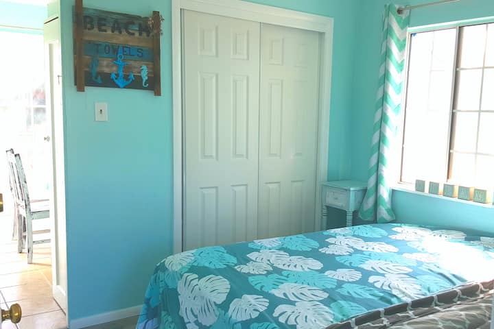 El dormitorio 3 también tiene una cama tamaño king.