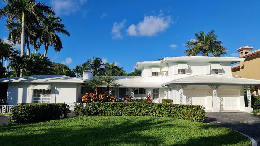 The Royal Palm Villa – Waterfront gallery image 2